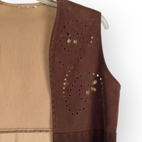 Vintage 1970's Women’s Brown Cropped Western Fringe Vest with Cut-Out Design - Picture 4 of 7